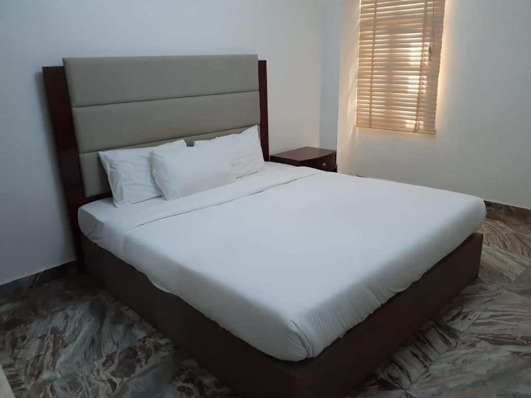 Royal Suite Hotel Apartments Al Huwayl Ngoại thất bức ảnh