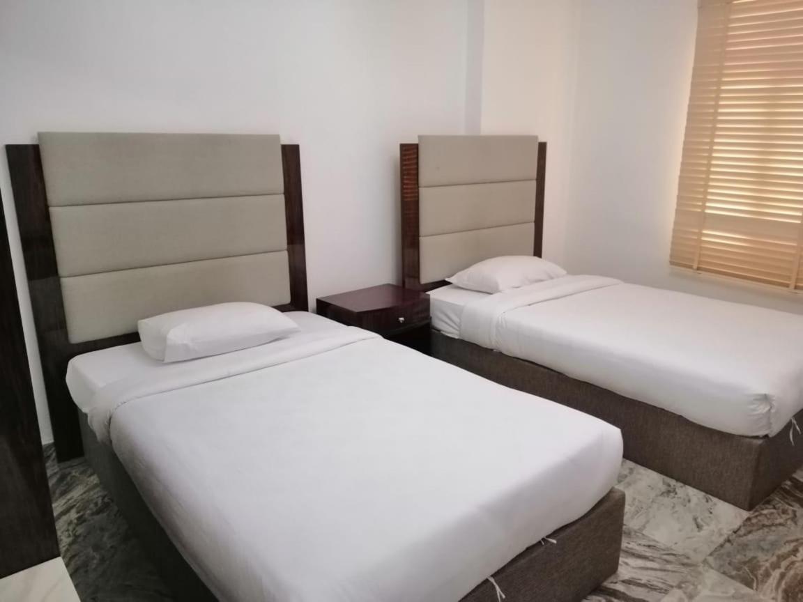 Royal Suite Hotel Apartments Al Huwayl Ngoại thất bức ảnh